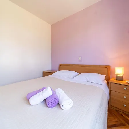 Apartment Grguric Nada *