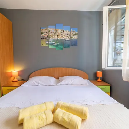 Grguric Nada Appartamento Palit